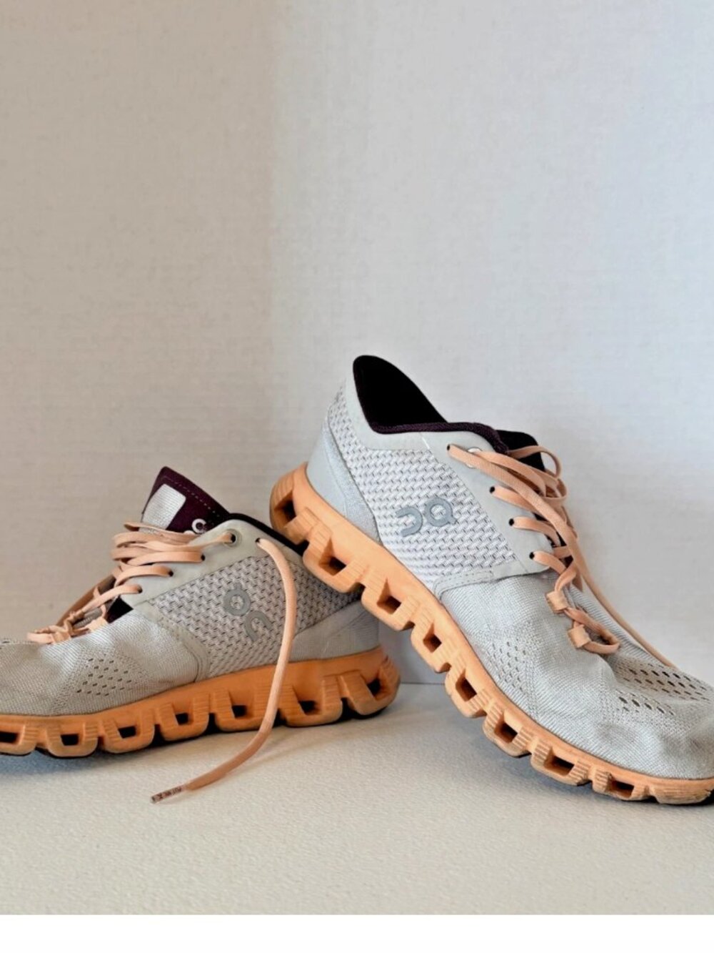 On Cloud X Swiss Engineering Women’s Size 8 Athletic Running Sneakers